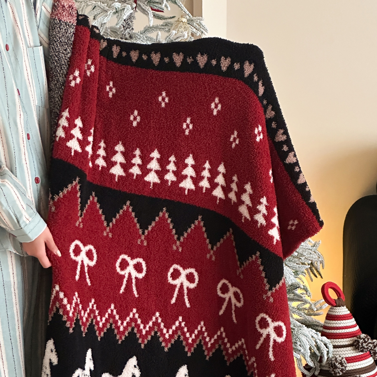 91家纺网 家纺一手货源 找家纺 RYB红黄兰 2026新款设计师原创多功能针织半边绒毛毯午休毯盖毯加厚毯子 费尔岛小马