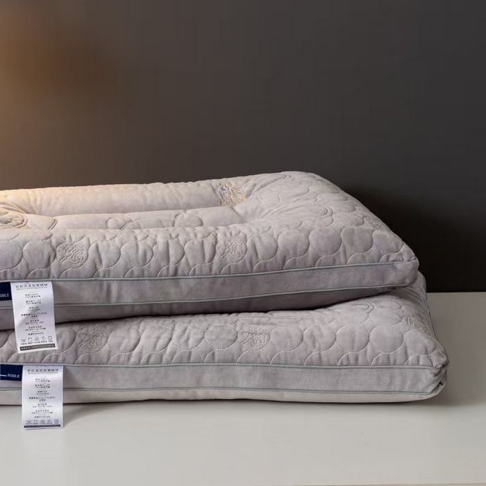 91家纺网 家纺一手货源 找家纺 云熙枕业 2026新款国宝牛奶绒枕 灰紫