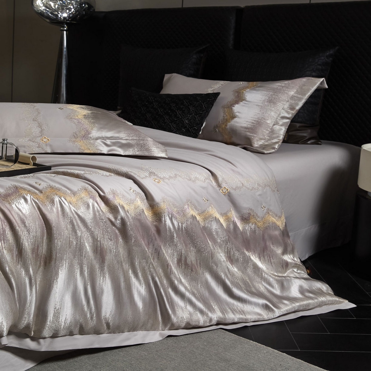 91家纺网 家纺一手货源 找家纺 鑫豪家纺 2026新款13372全棉高精密色织提花四件套-赫兹系列 赫兹-银灰