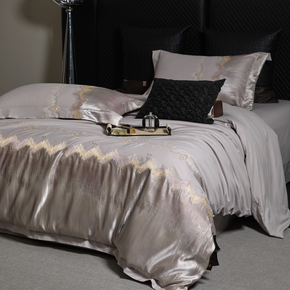 91家纺网 家纺一手货源 找家纺 鑫豪家纺 2026新款13372全棉高精密色织提花四件套-赫兹系列 赫兹-银灰