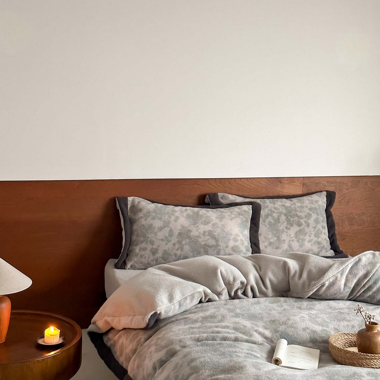 91家纺网 家纺一手货源 找家纺 赫帛 2026新款数码直喷羊毛绒四件套-茵蔓 茵蔓-蓝灰色