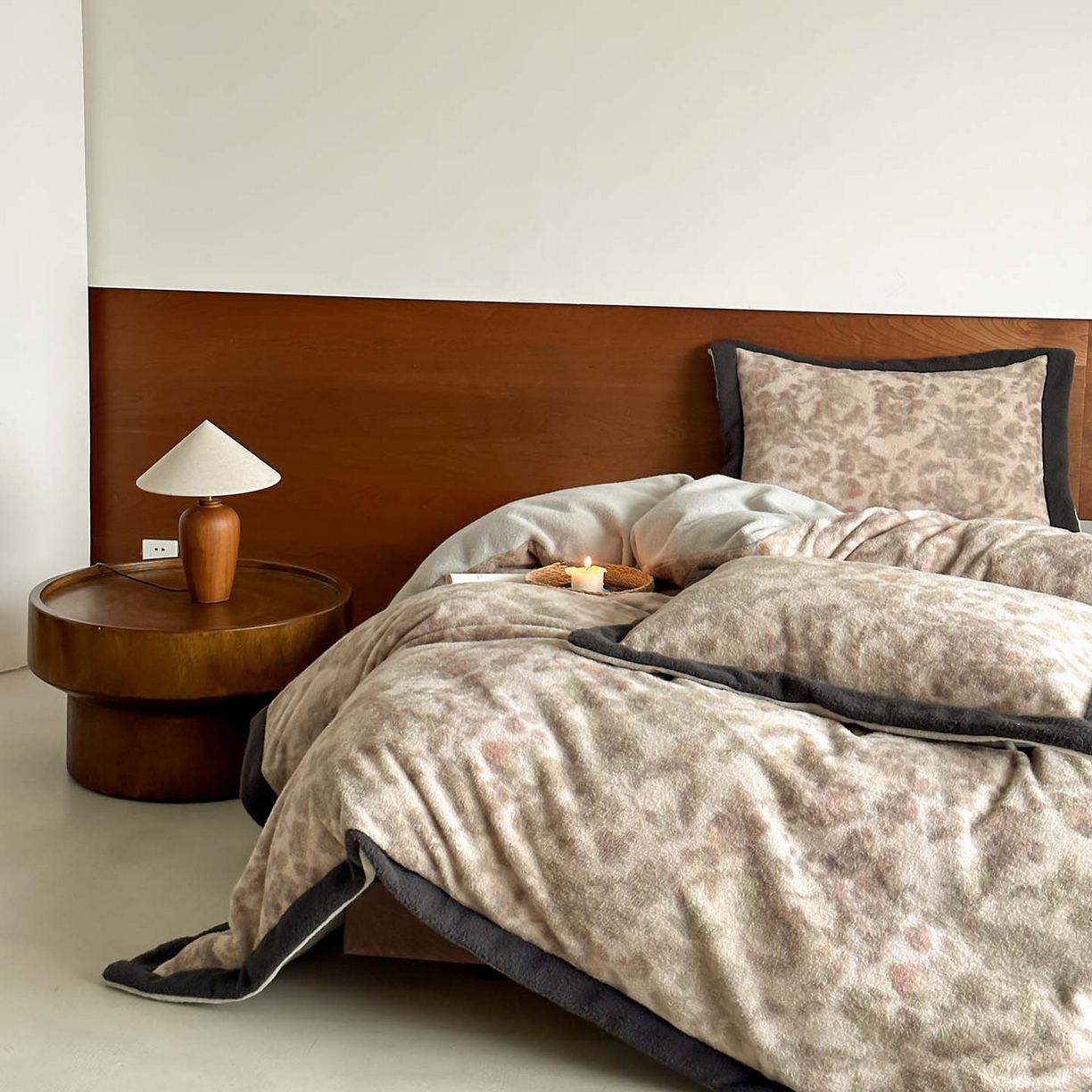 91家纺网 家纺一手货源 找家纺 赫帛 2026新款数码直喷羊毛绒四件套-茵蔓 茵蔓-绿灰色