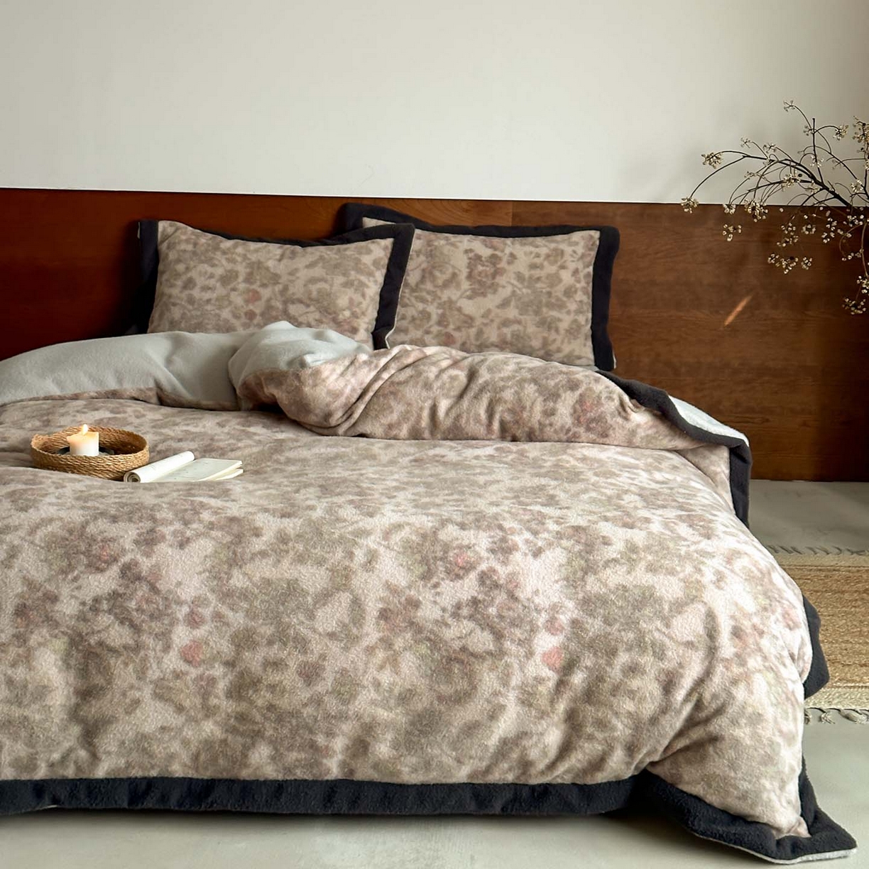 91家纺网 家纺一手货源 找家纺 赫帛 2026新款数码直喷羊毛绒四件套-茵蔓 茵蔓-绿灰色