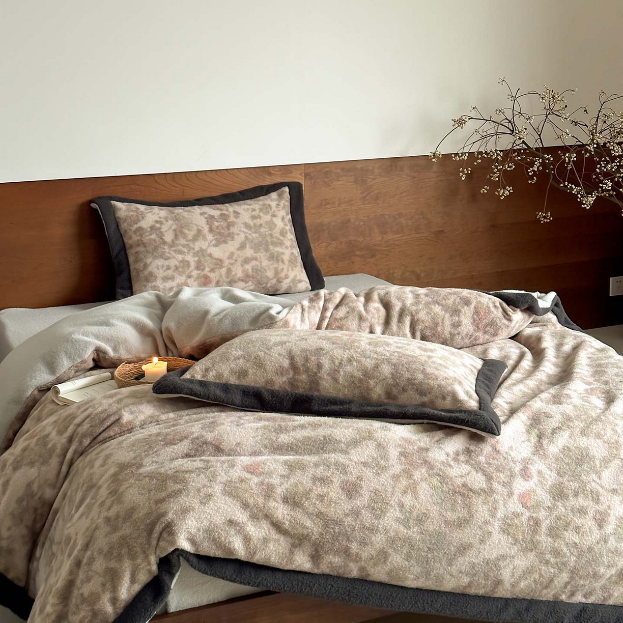 91家纺网 家纺一手货源 找家纺 赫帛 2026新款数码直喷羊毛绒四件套-茵蔓 茵蔓-绿灰色