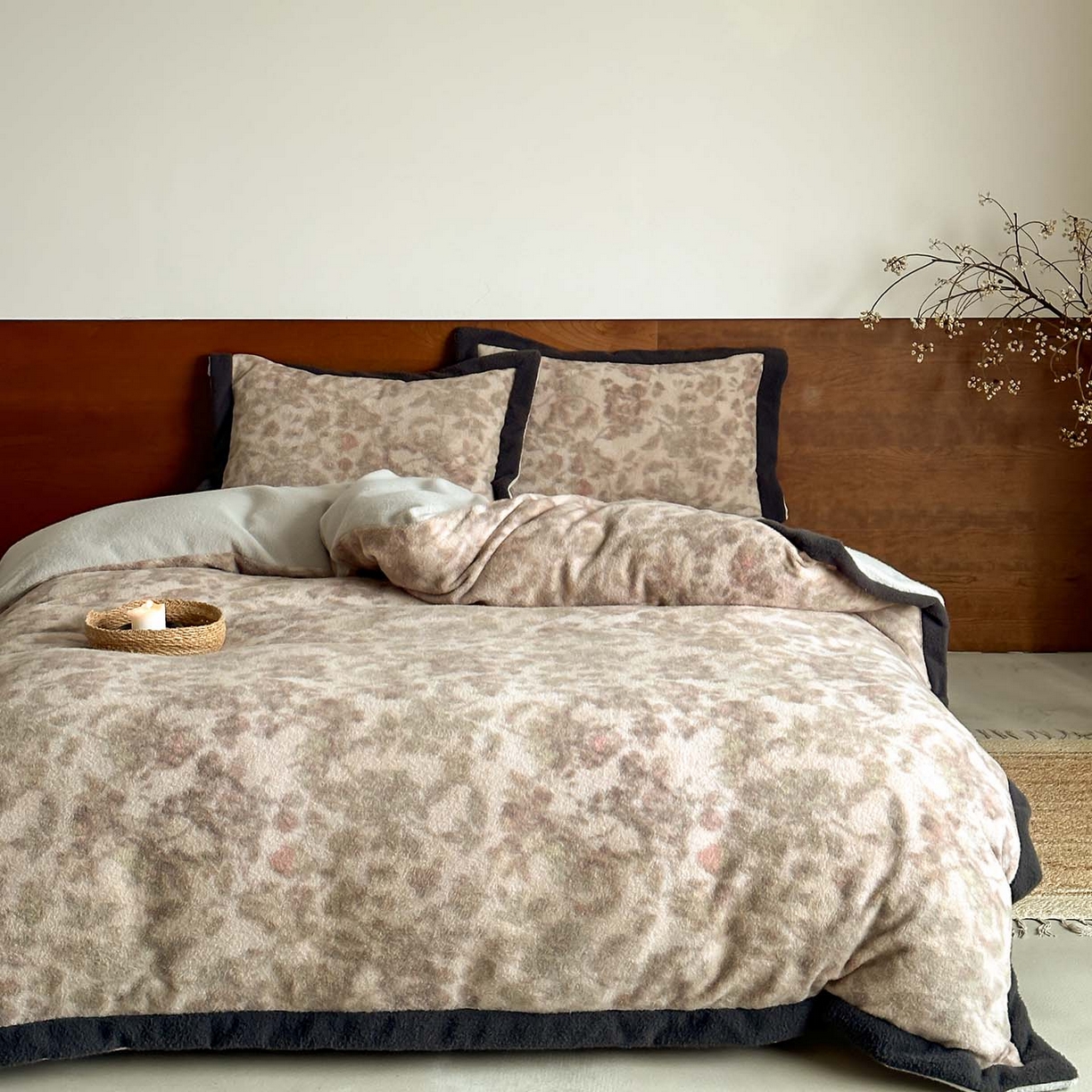 91家纺网 家纺一手货源 找家纺 赫帛 2026新款数码直喷羊毛绒四件套-茵蔓 茵蔓-绿灰色