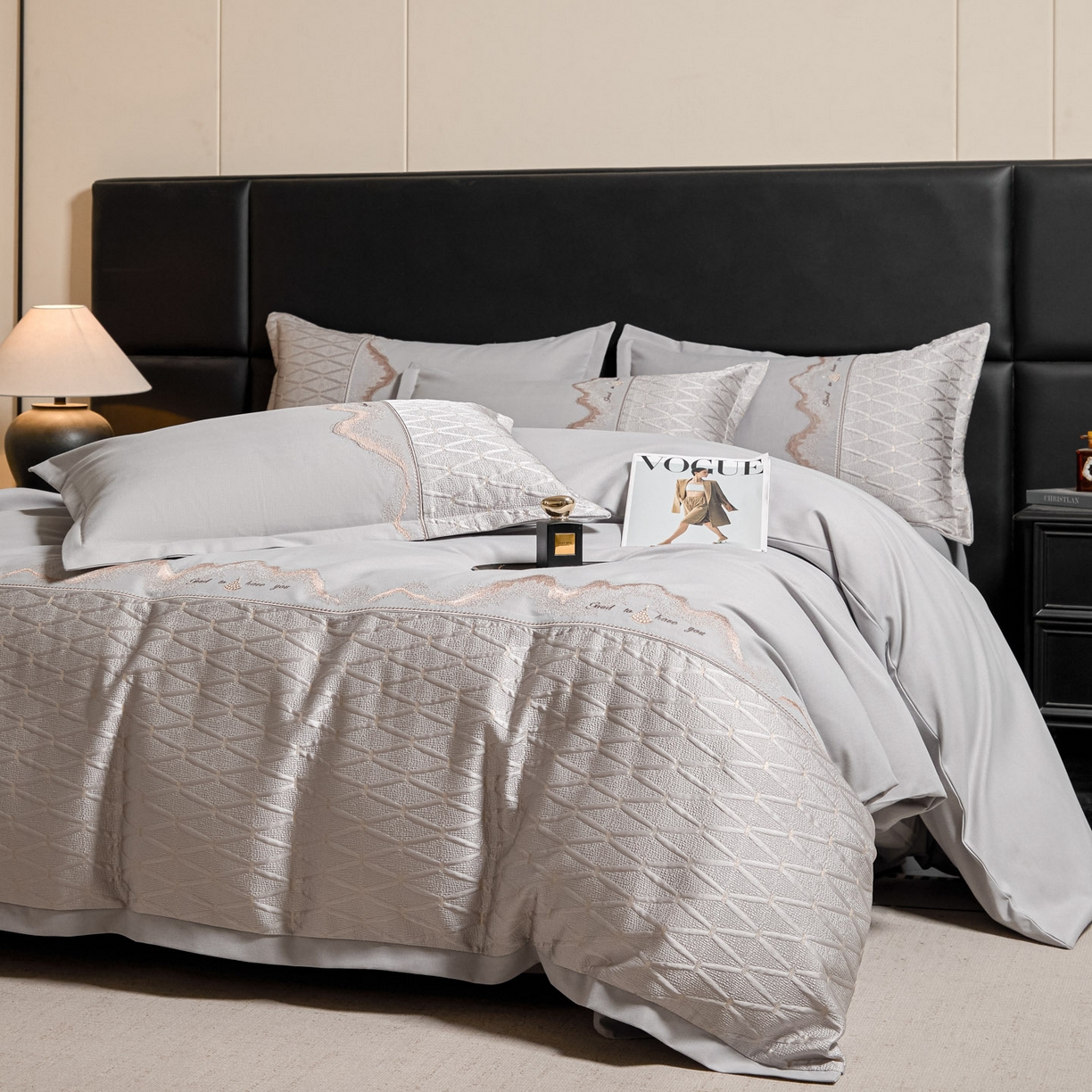 91家纺网 家纺一手货源 找家纺 （总）鑫豪家纺 2026新款高精密重工刺绣拼接四件套-路威尔