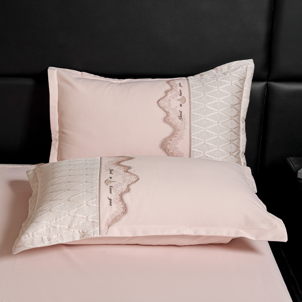 91家纺网 家纺一手货源 找家纺 （总）鑫豪家纺 2026新款高精密重工刺绣拼接四件套-路威尔