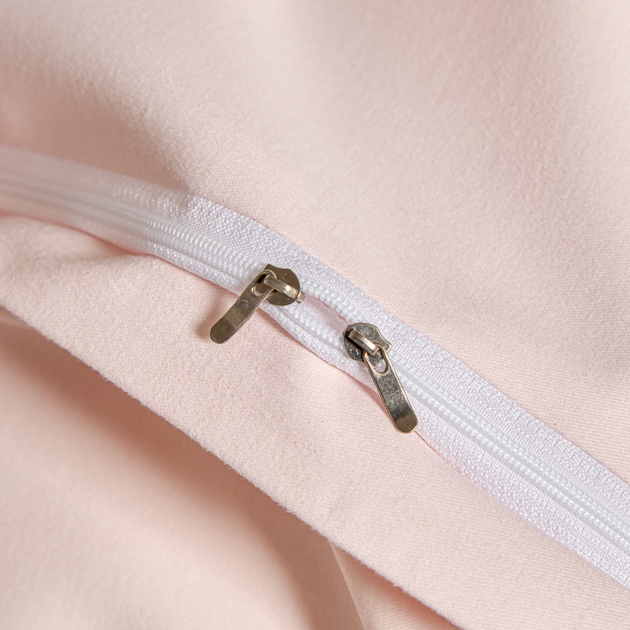 91家纺网 家纺一手货源 找家纺 （总）鑫豪家纺 2026新款高精密重工刺绣拼接四件套-路威尔