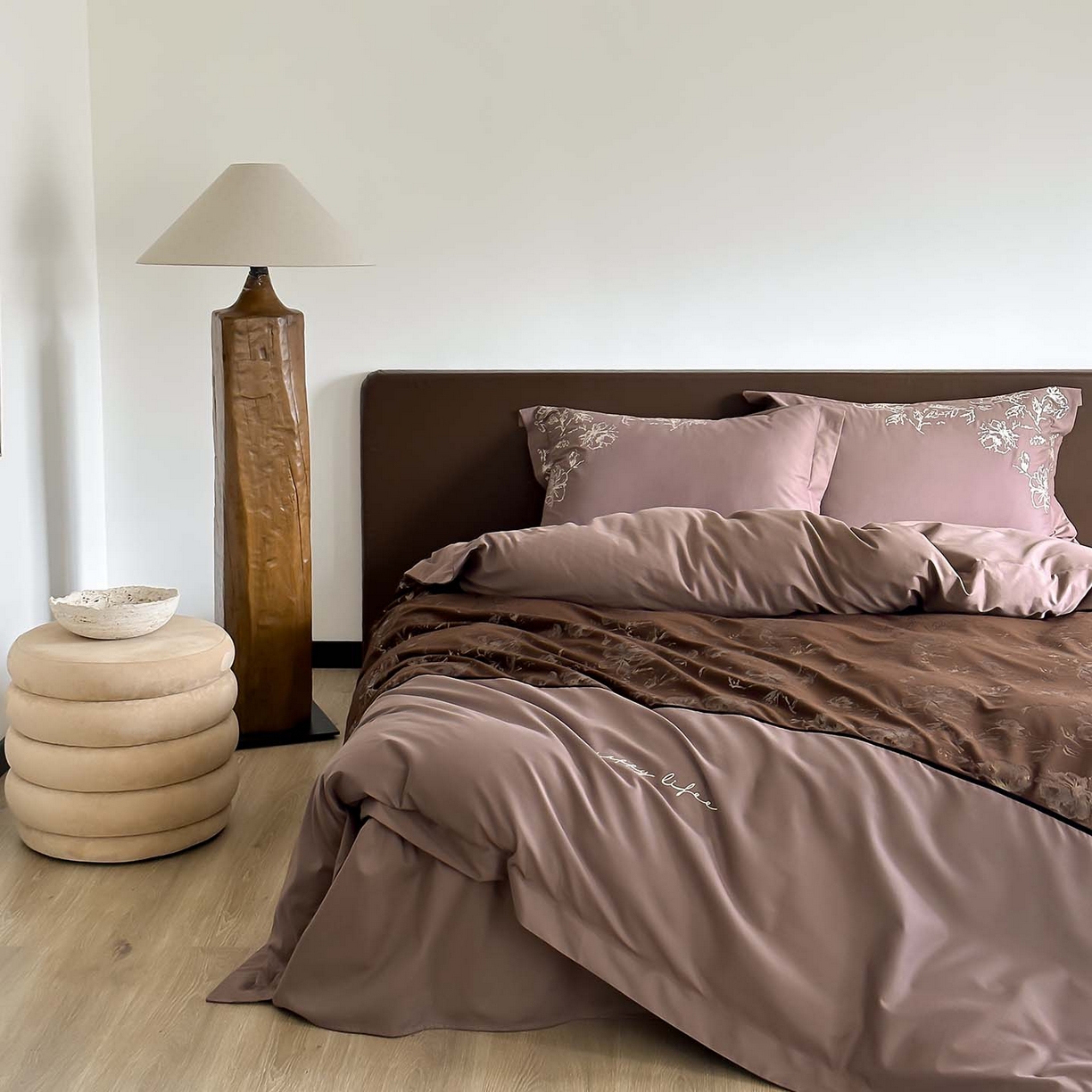 91家纺网 家纺一手货源 找家纺 赫帛 2026新款刺绣磨毛四件套-郁金香 郁金香-棕色