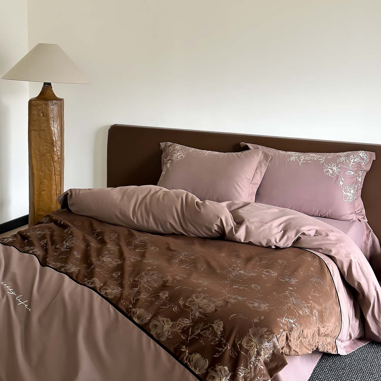 91家纺网 家纺一手货源 找家纺 赫帛 2026新款刺绣磨毛四件套-郁金香 郁金香-棕色