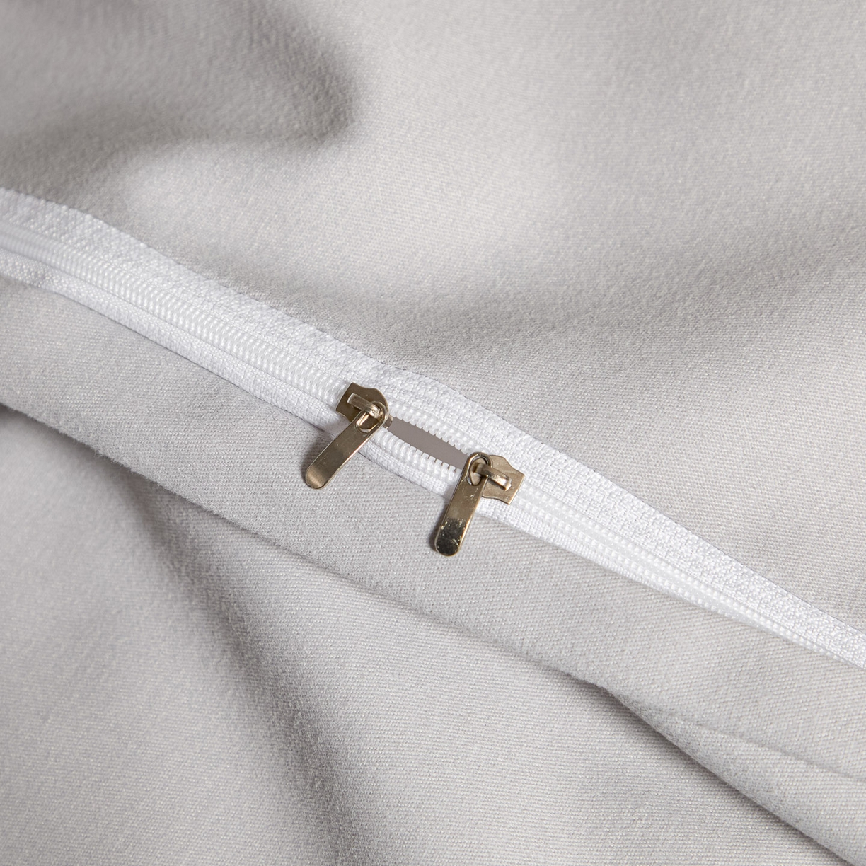 91家纺网 家纺一手货源 找家纺 鑫豪家纺 2026新款高精密重工刺绣拼接四件套-路威尔 路威尔-银灰