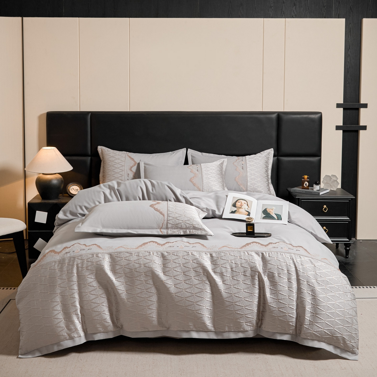 91家纺网 家纺一手货源 找家纺 鑫豪家纺 2026新款高精密重工刺绣拼接四件套-路威尔 路威尔-银灰