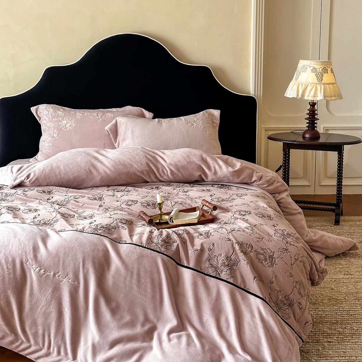 91家纺网 家纺一手货源 找家纺 （总）赫帛 2026新款刺绣鎏金绒四件套-郁金香