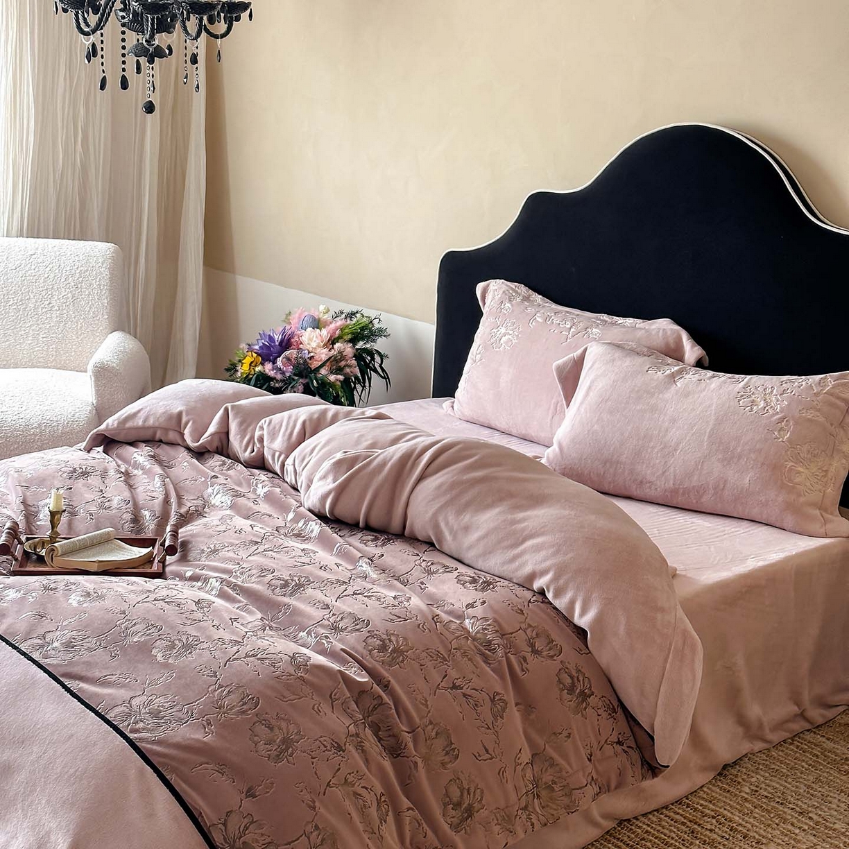 91家纺网 家纺一手货源 找家纺 （总）赫帛 2026新款刺绣鎏金绒四件套-郁金香