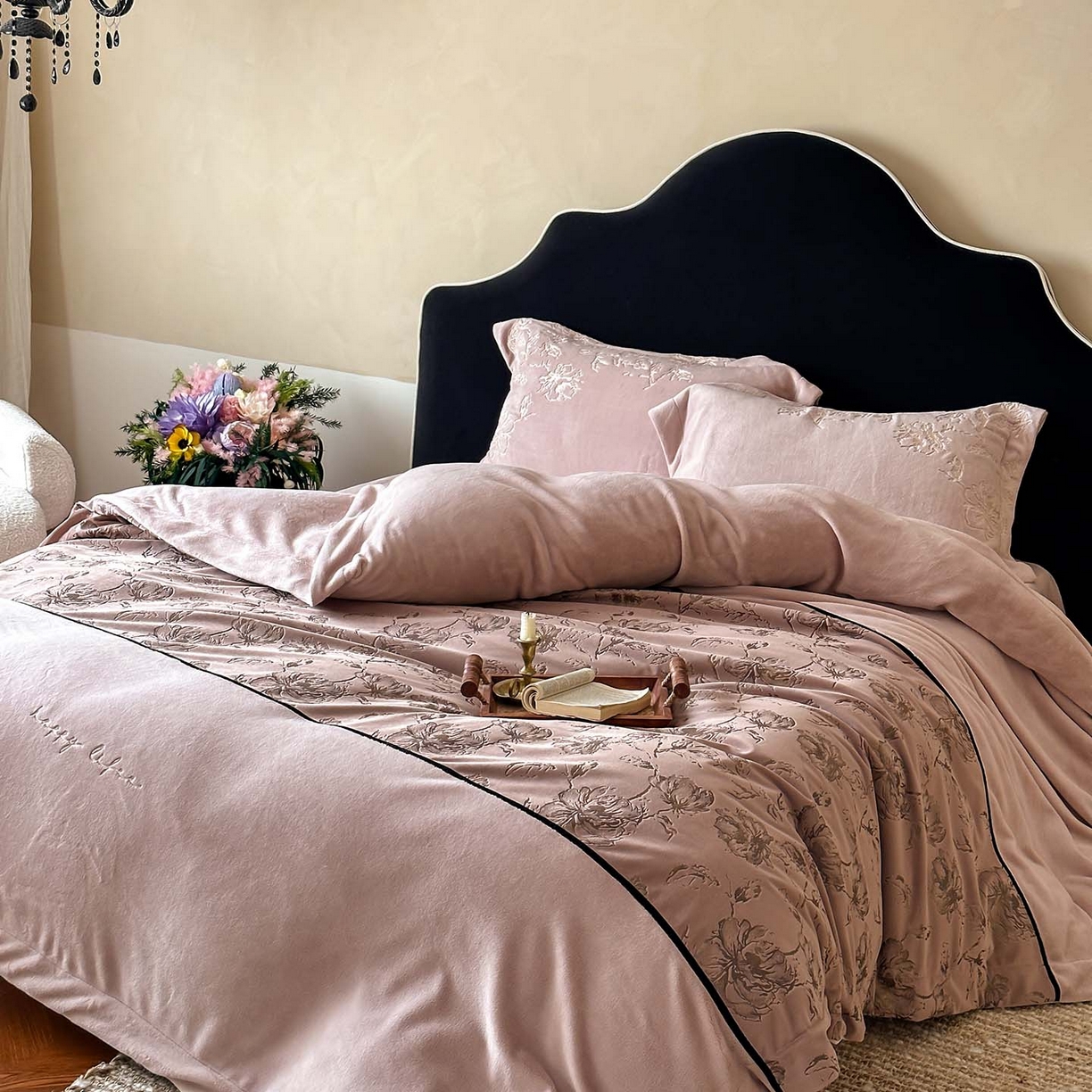 91家纺网 家纺一手货源 找家纺 （总）赫帛 2026新款刺绣鎏金绒四件套-郁金香