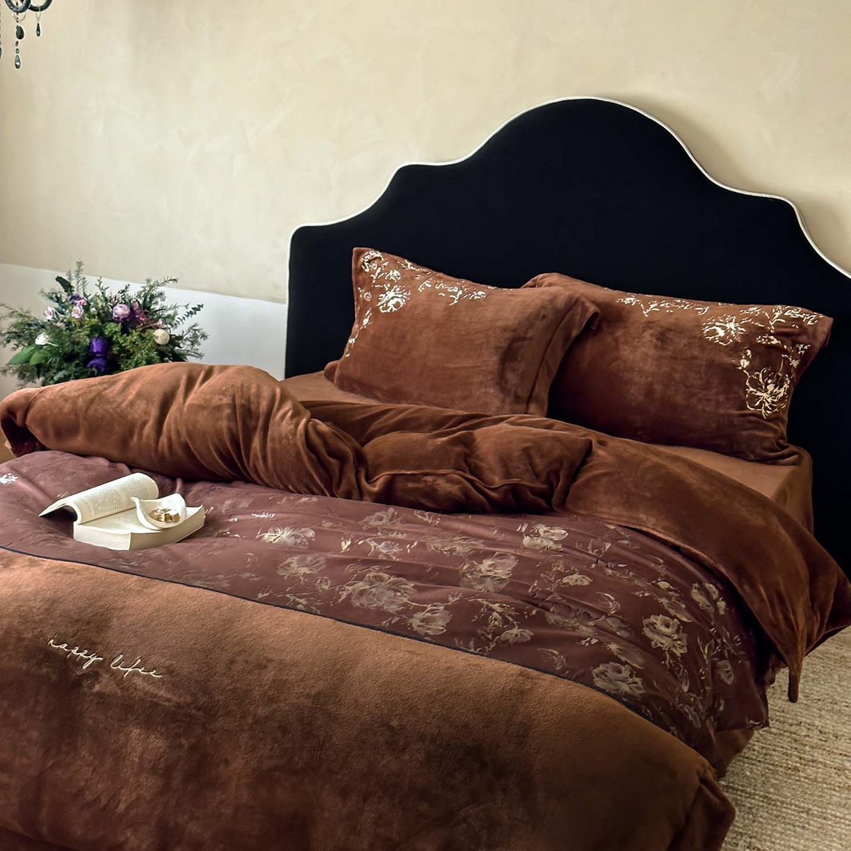 91家纺网 家纺一手货源 找家纺 赫帛 2026新款刺绣鎏金绒四件套-郁金香 郁金香-棕色