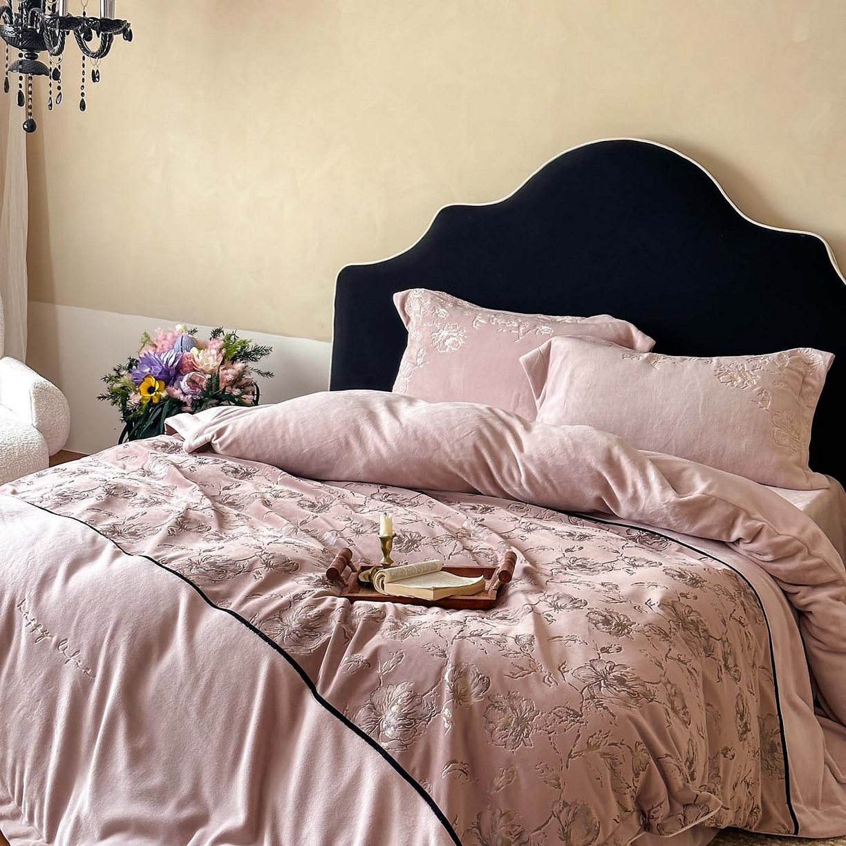91家纺网 家纺一手货源 找家纺 赫帛 2026新款刺绣鎏金绒四件套-郁金香 郁金香-粉色
