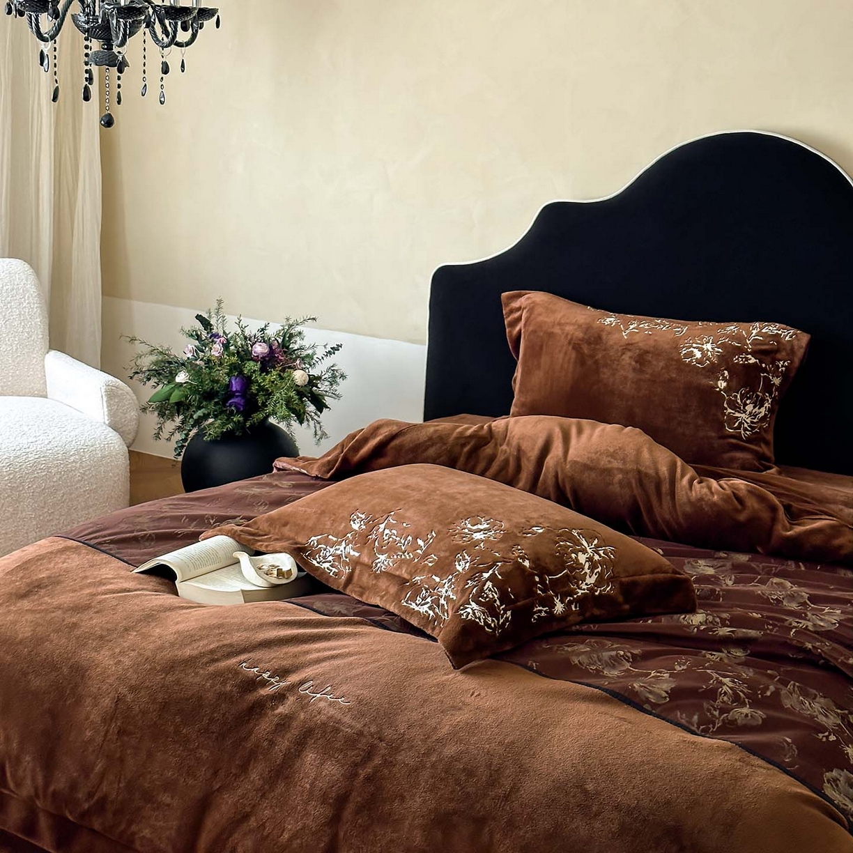 91家纺网 家纺一手货源 找家纺 赫帛 2026新款刺绣鎏金绒四件套-郁金香 郁金香-棕色