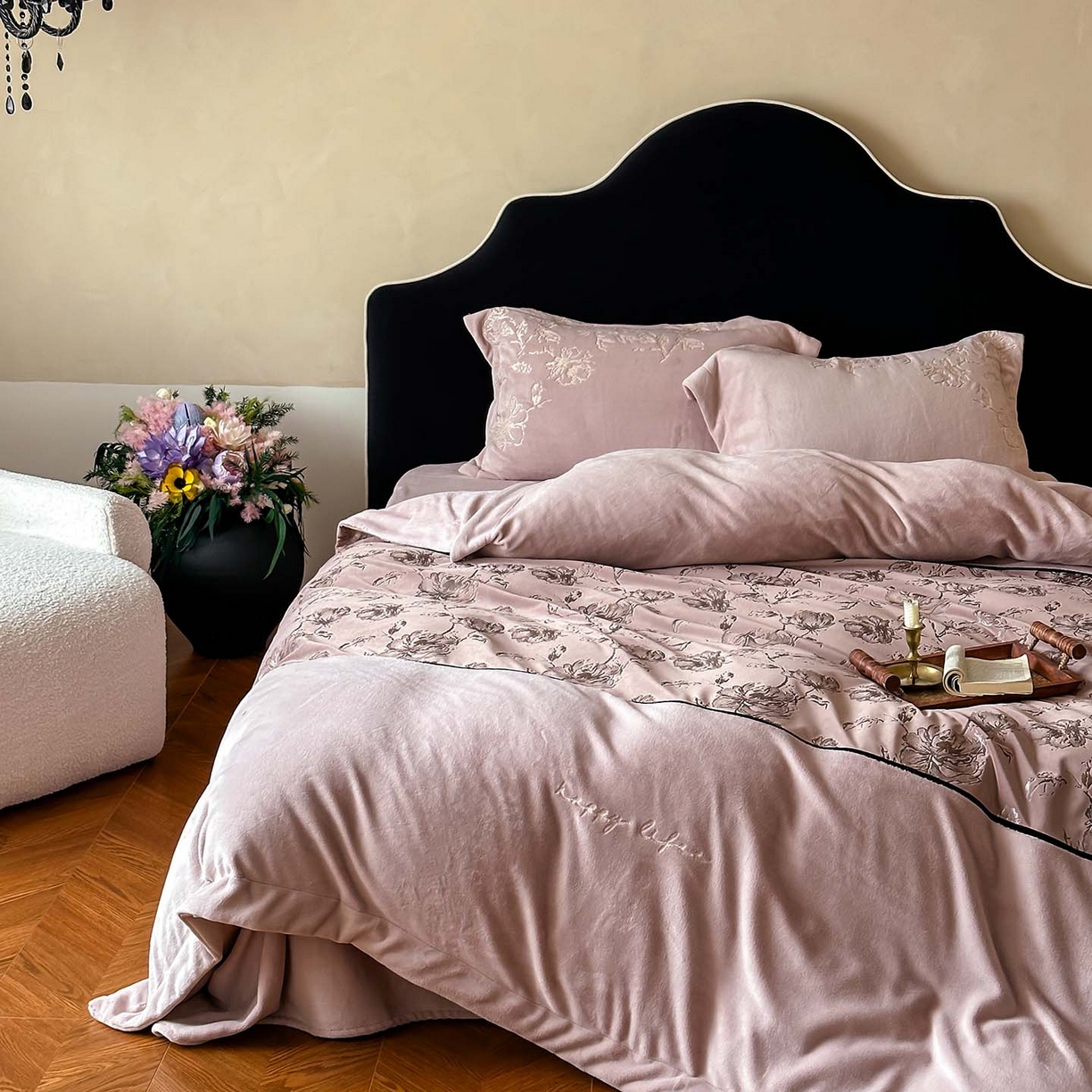 91家纺网 家纺一手货源 找家纺 赫帛 2026新款刺绣鎏金绒四件套-郁金香 郁金香-粉色
