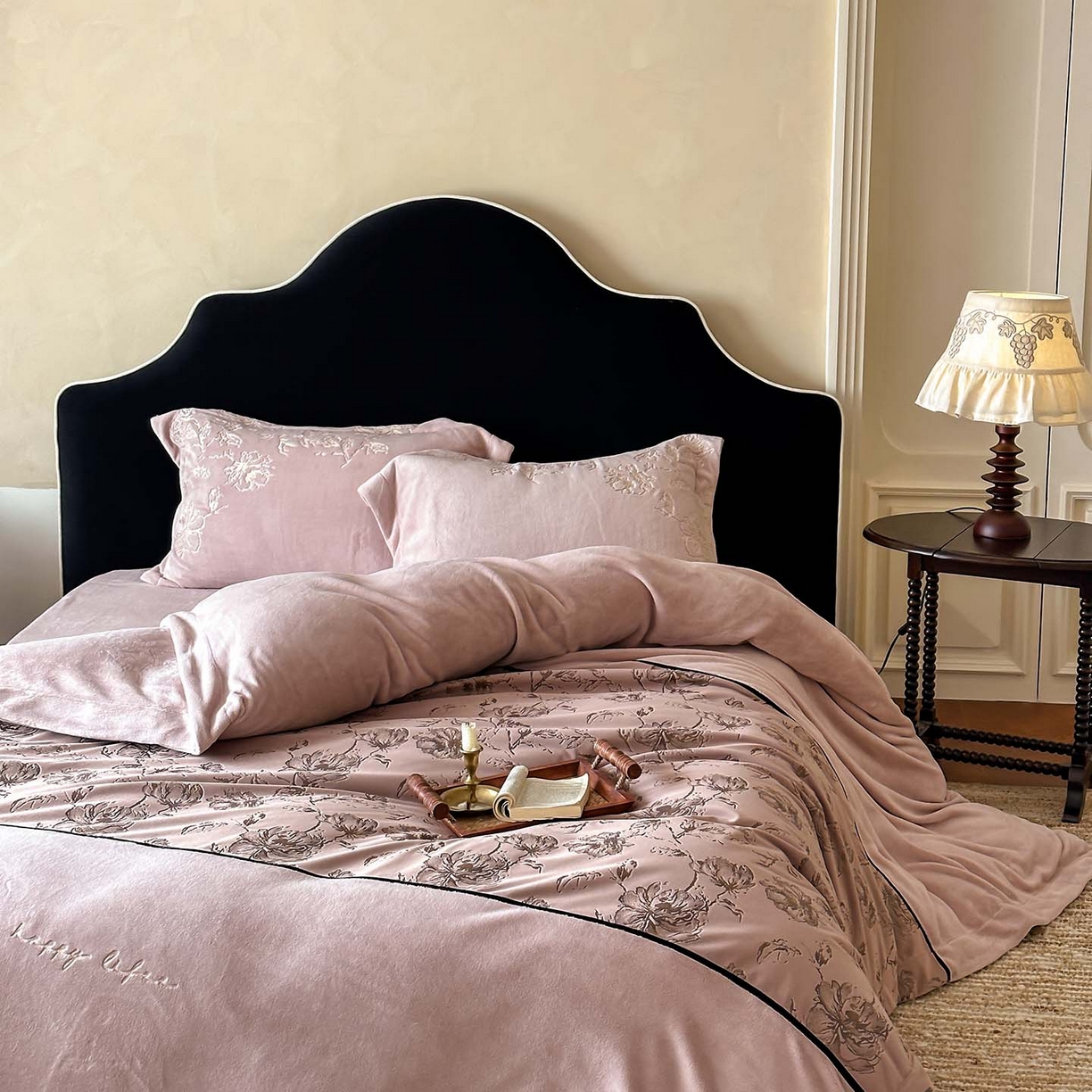 91家纺网 家纺一手货源 找家纺 赫帛 2026新款刺绣鎏金绒四件套-郁金香 郁金香-粉色