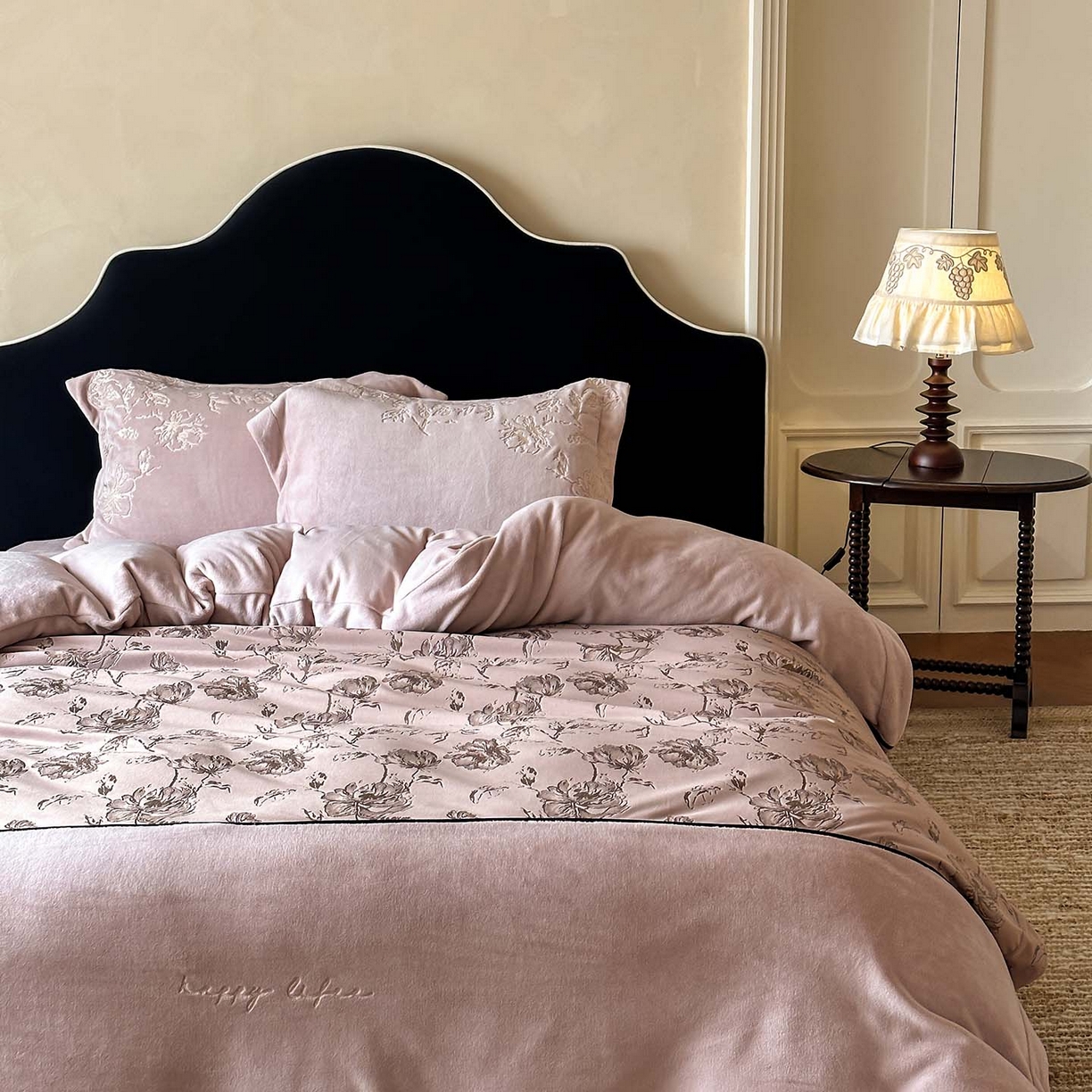 91家纺网 家纺一手货源 找家纺 赫帛 2026新款刺绣鎏金绒四件套-郁金香 郁金香-粉色