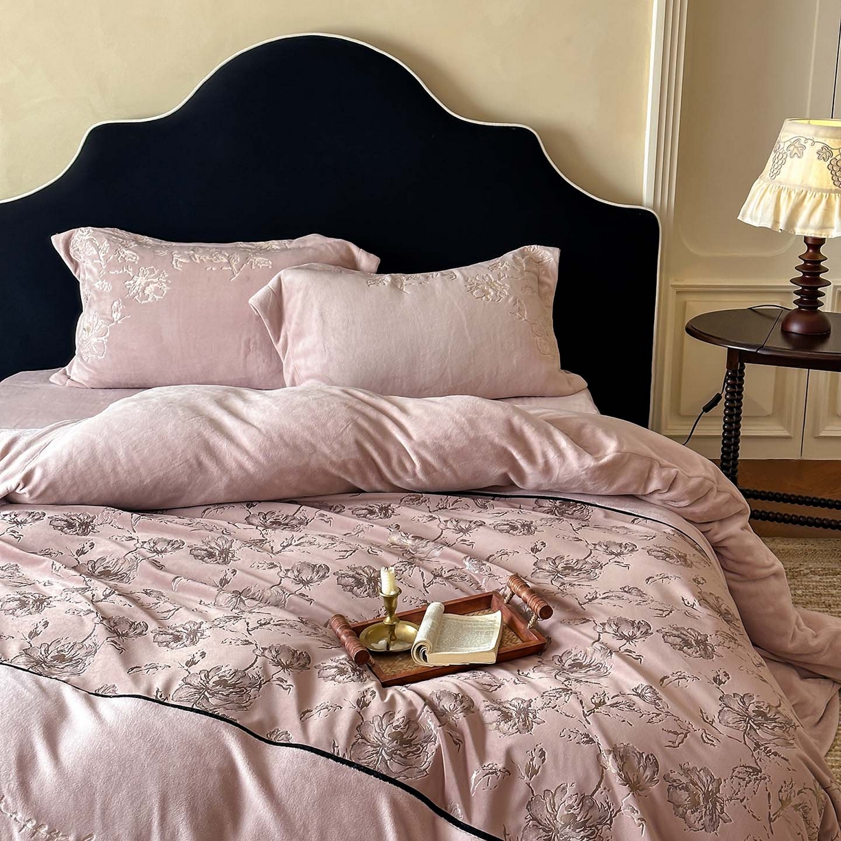 91家纺网 家纺一手货源 找家纺 赫帛 2026新款刺绣鎏金绒四件套-郁金香 郁金香-粉色