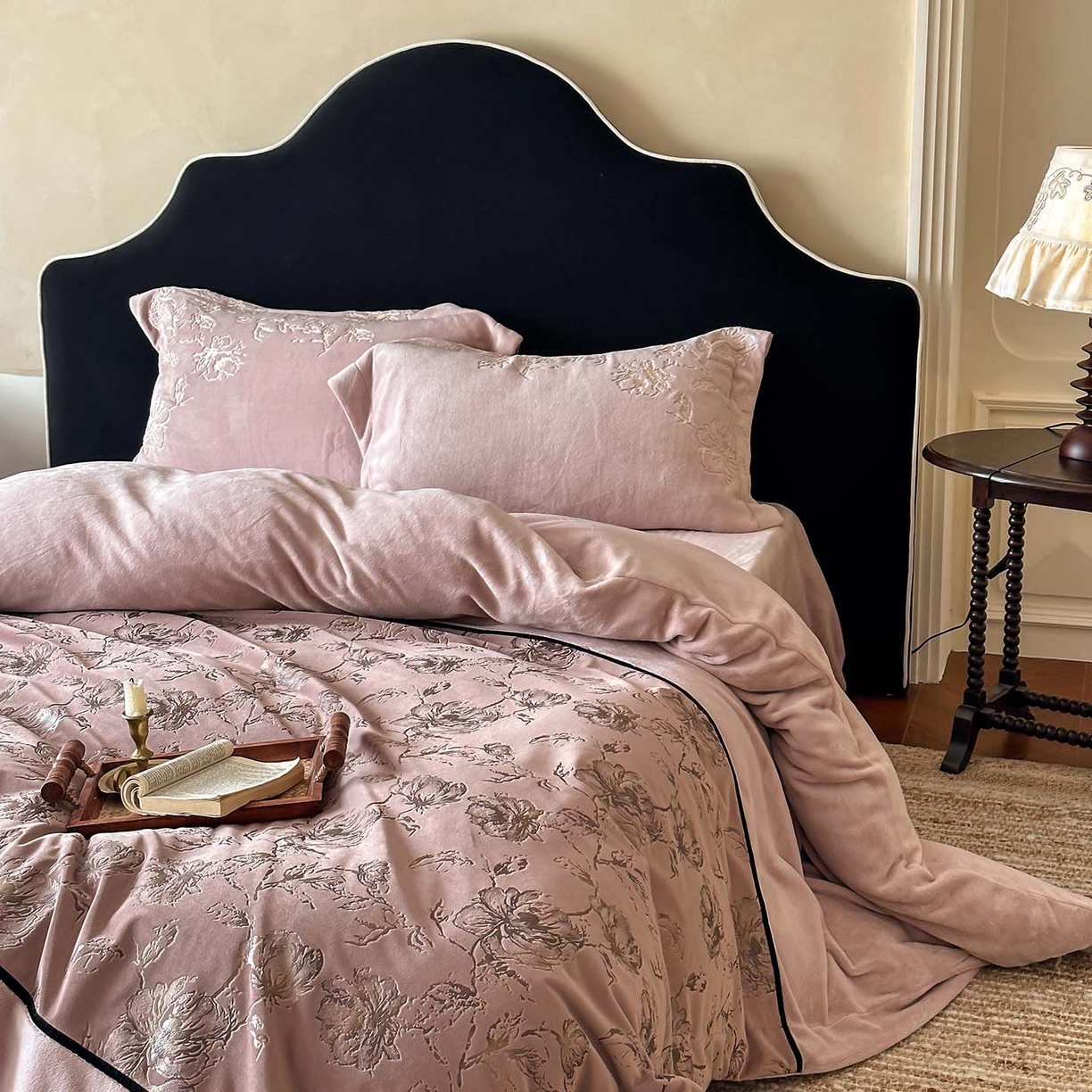 91家纺网 家纺一手货源 找家纺 赫帛 2026新款刺绣鎏金绒四件套-郁金香 郁金香-粉色