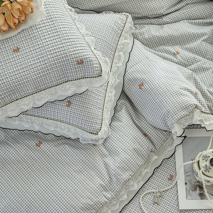 91家纺网 家纺一手货源 找家纺 源舜家纺 2026新款全棉斜纹花边床盖多功能被子四件套 动感方块-灰