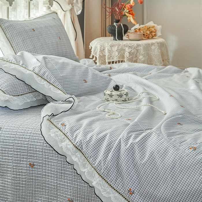 91家纺网 家纺一手货源 找家纺 源舜家纺 2026新款全棉斜纹花边床盖多功能被子四件套 动感方块-灰