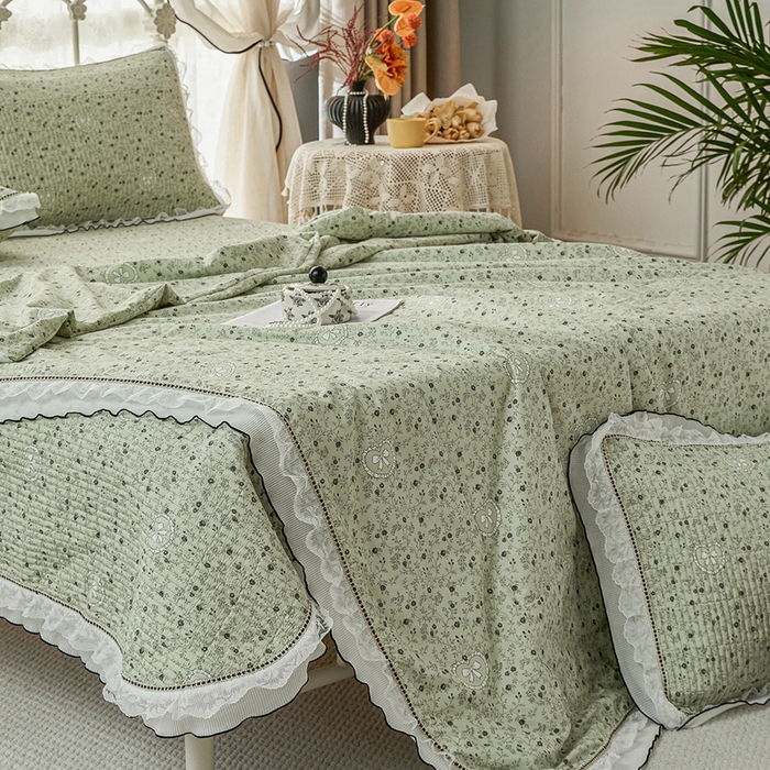 91家纺网 家纺一手货源 找家纺 源舜家纺 2026新款全棉斜纹花边床盖多功能被子四件套 沐风浅唱-绿