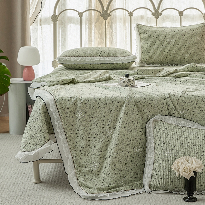 91家纺网 家纺一手货源 找家纺 源舜家纺 2026新款全棉斜纹花边床盖多功能被子四件套 沐风浅唱-绿