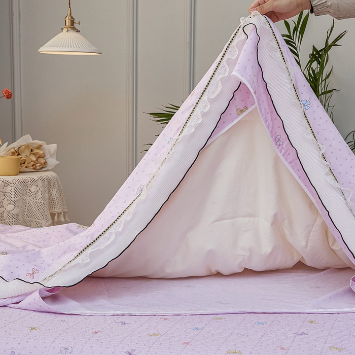 91家纺网 家纺一手货源 找家纺 源舜家纺 2026新款全棉斜纹花边床盖多功能被子四件套 甜心花语-紫