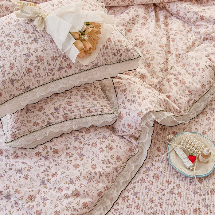 91家纺网 家纺一手货源 找家纺 源舜家纺 2026新款全棉斜纹花边床盖多功能被子四件套 文艺风范-粉