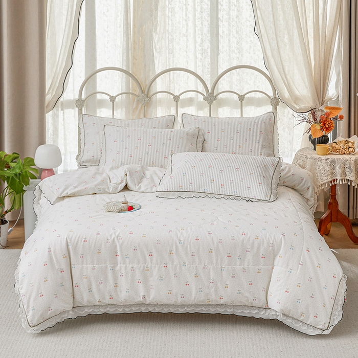 91家纺网 家纺一手货源 找家纺 源舜家纺 2026新款全棉斜纹花边床盖多功能被子四件套 小樱桃-米