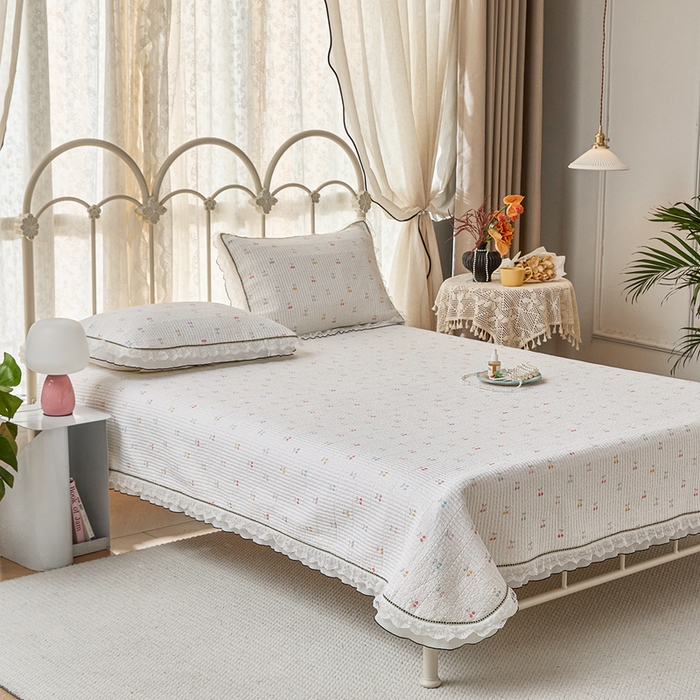 91家纺网 家纺一手货源 找家纺 源舜家纺 2026新款全棉斜纹花边床盖多功能被子四件套 小樱桃-米