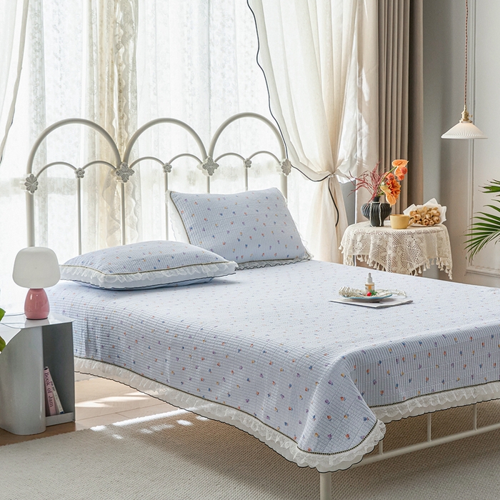 91家纺网 家纺一手货源 找家纺 源舜家纺 2026新款全棉斜纹花边床盖多功能被子四件套 渲染小花-兰