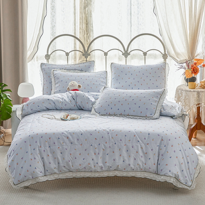 91家纺网 家纺一手货源 找家纺 源舜家纺 2026新款全棉斜纹花边床盖多功能被子四件套 渲染小花-兰