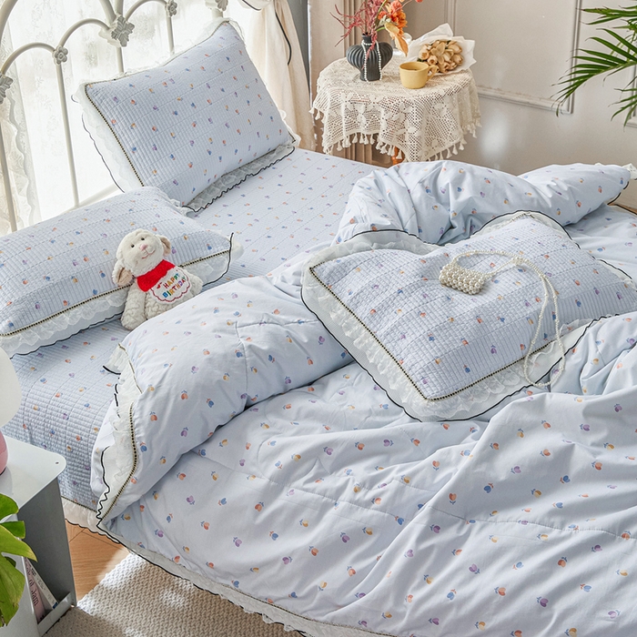 91家纺网 家纺一手货源 找家纺 源舜家纺 2026新款全棉斜纹花边床盖多功能被子四件套 渲染小花-兰