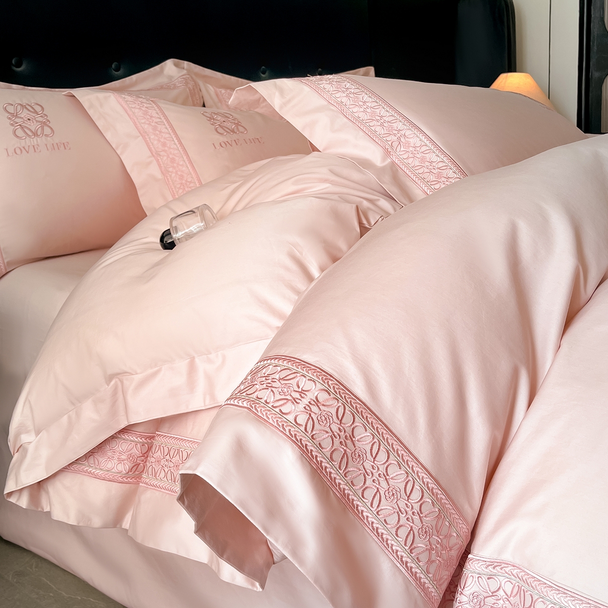 91家纺网 家纺一手货源 找家纺 置顶家纺 2025新款刺绣亲肤磨毛四件套-兰迪系列 兰迪-粉玉