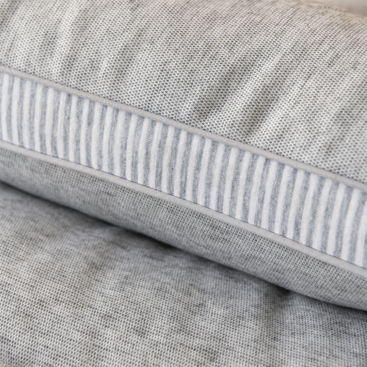 91家纺网 家纺一手货源 找家纺 仁宇枕业 2025新款新品抗氧化柔润美肌桑蚕丝枕头枕芯 抗氧化柔润美肌桑蚕丝枕-灰色