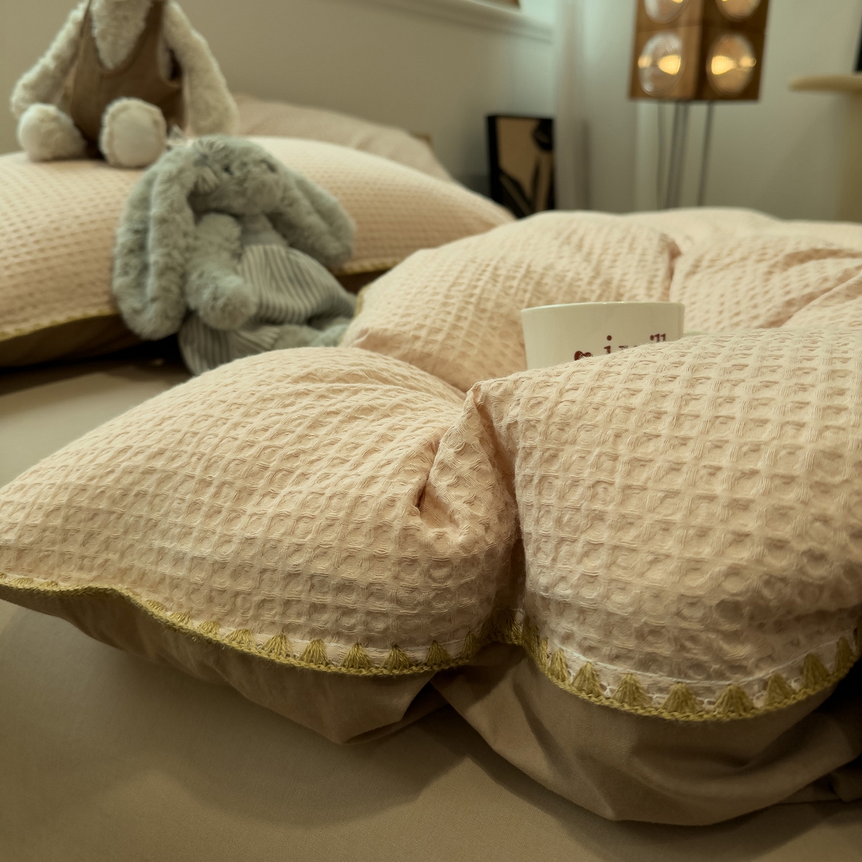 91家纺网 家纺一手货源 找家纺 雅居纺家纺 2026新款全棉贝壳边华夫格四件套 贝壳边米驼