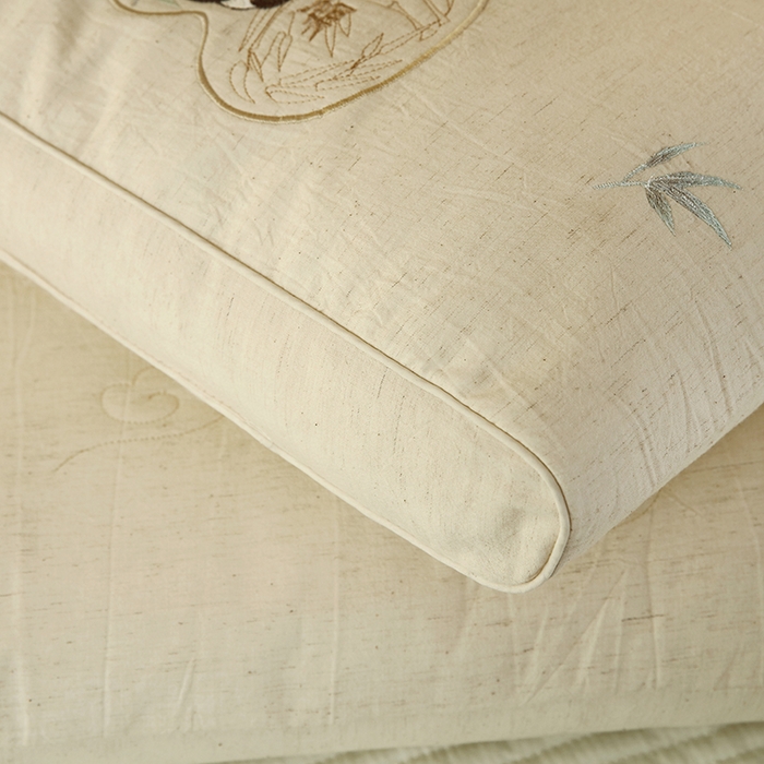 91家纺网 家纺一手货源 找家纺 （总）仁宇枕业 2025新款新品棉麻款熊猫葫芦护颈枕头枕芯