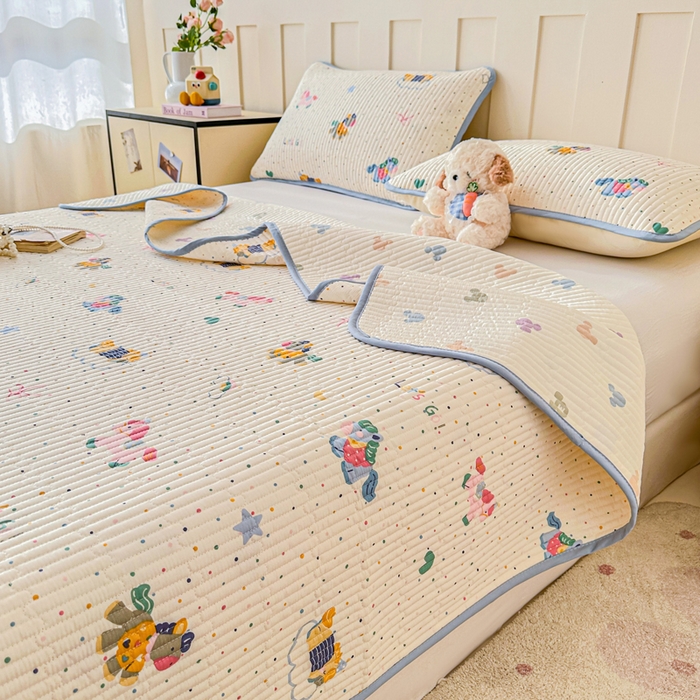 91家纺网 家纺一手货源 找家纺 2026新款13070单面全棉绗缝床盖三件套 彩虹木马