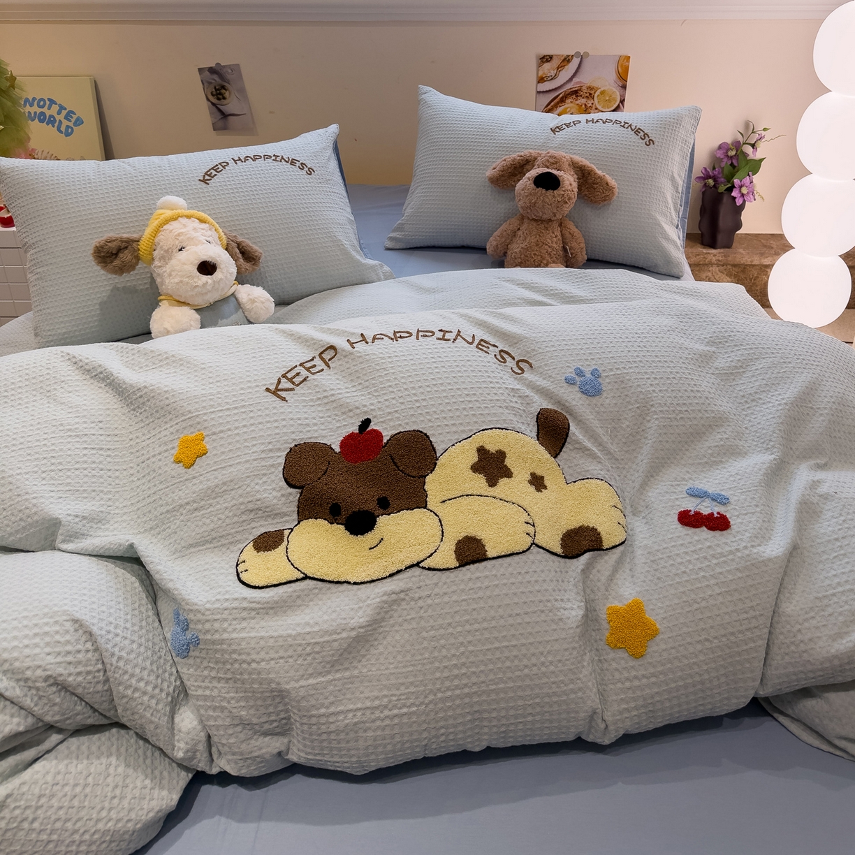 91家纺网 家纺一手货源 找家纺 雅居纺家纺 2026新款全棉华夫格毛巾绣四件套 蓝色趴趴狗