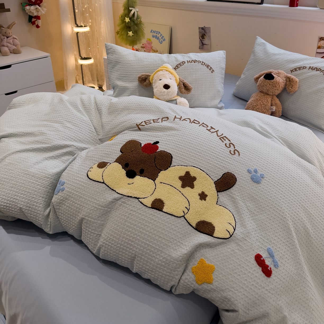 91家纺网 家纺一手货源 找家纺 雅居纺家纺 2026新款全棉华夫格毛巾绣四件套 蓝色趴趴狗