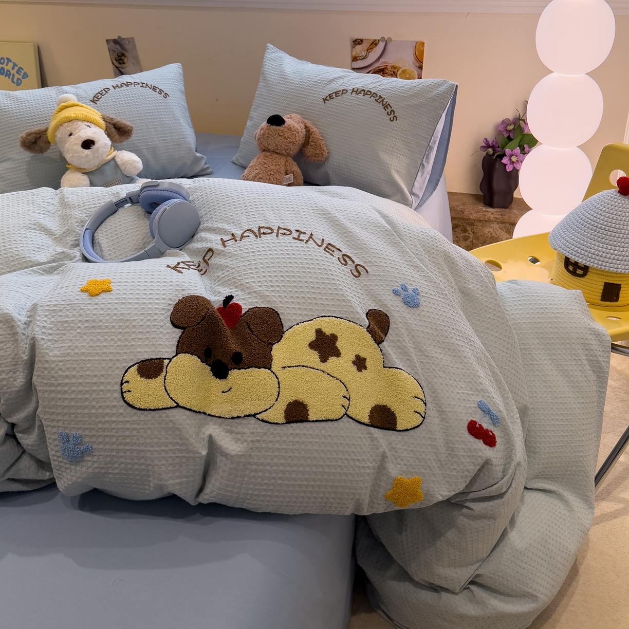 91家纺网 家纺一手货源 找家纺 雅居纺家纺 2026新款全棉华夫格毛巾绣四件套 蓝色趴趴狗