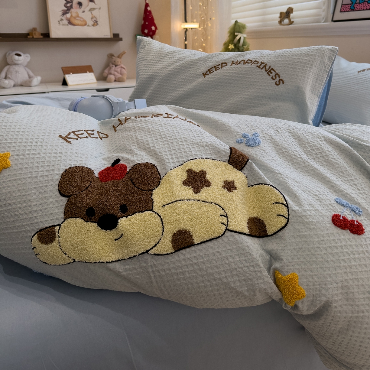 91家纺网 家纺一手货源 找家纺 雅居纺家纺 2026新款全棉华夫格毛巾绣四件套 蓝色趴趴狗