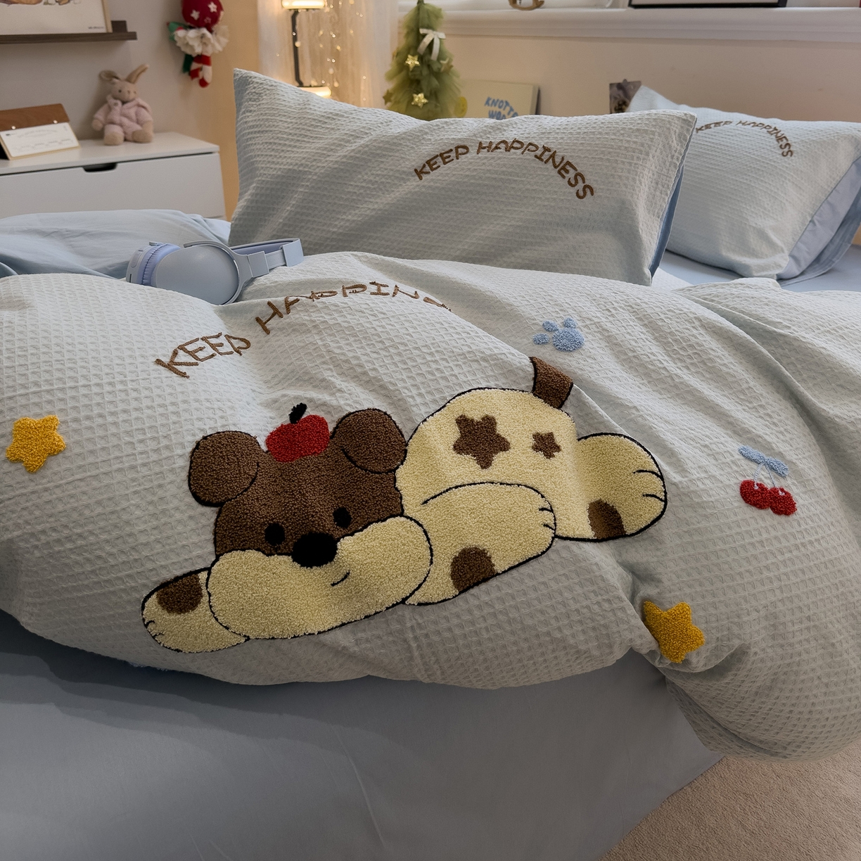 91家纺网 家纺一手货源 找家纺 雅居纺家纺 2026新款全棉华夫格毛巾绣四件套 蓝色趴趴狗