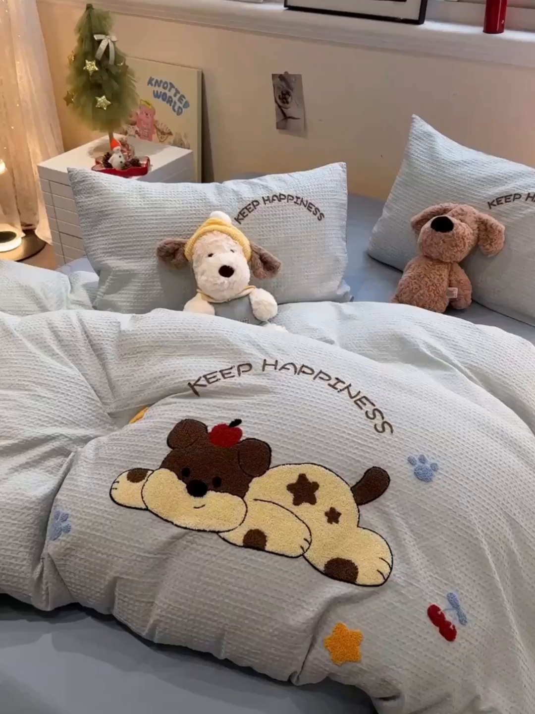 91家纺网 家纺一手货源 找家纺 雅居纺家纺 2026新款全棉华夫格毛巾绣四件套 蓝色趴趴狗