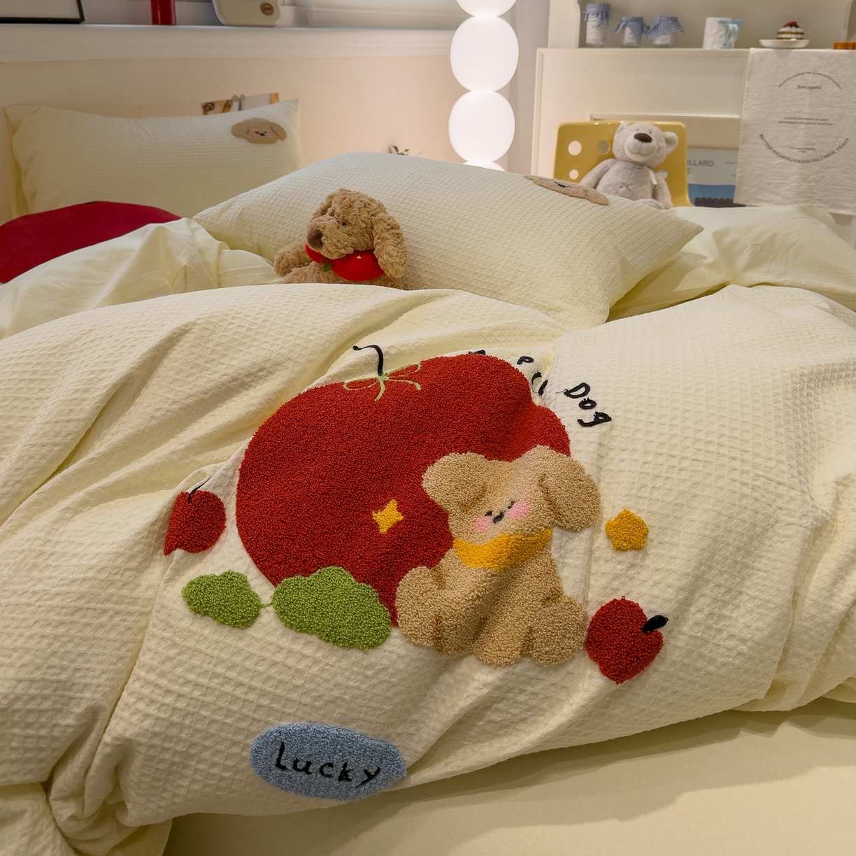 91家纺网 家纺一手货源 找家纺 雅居纺家纺 2026新款全棉华夫格毛巾绣四件套 米黄苹安狗